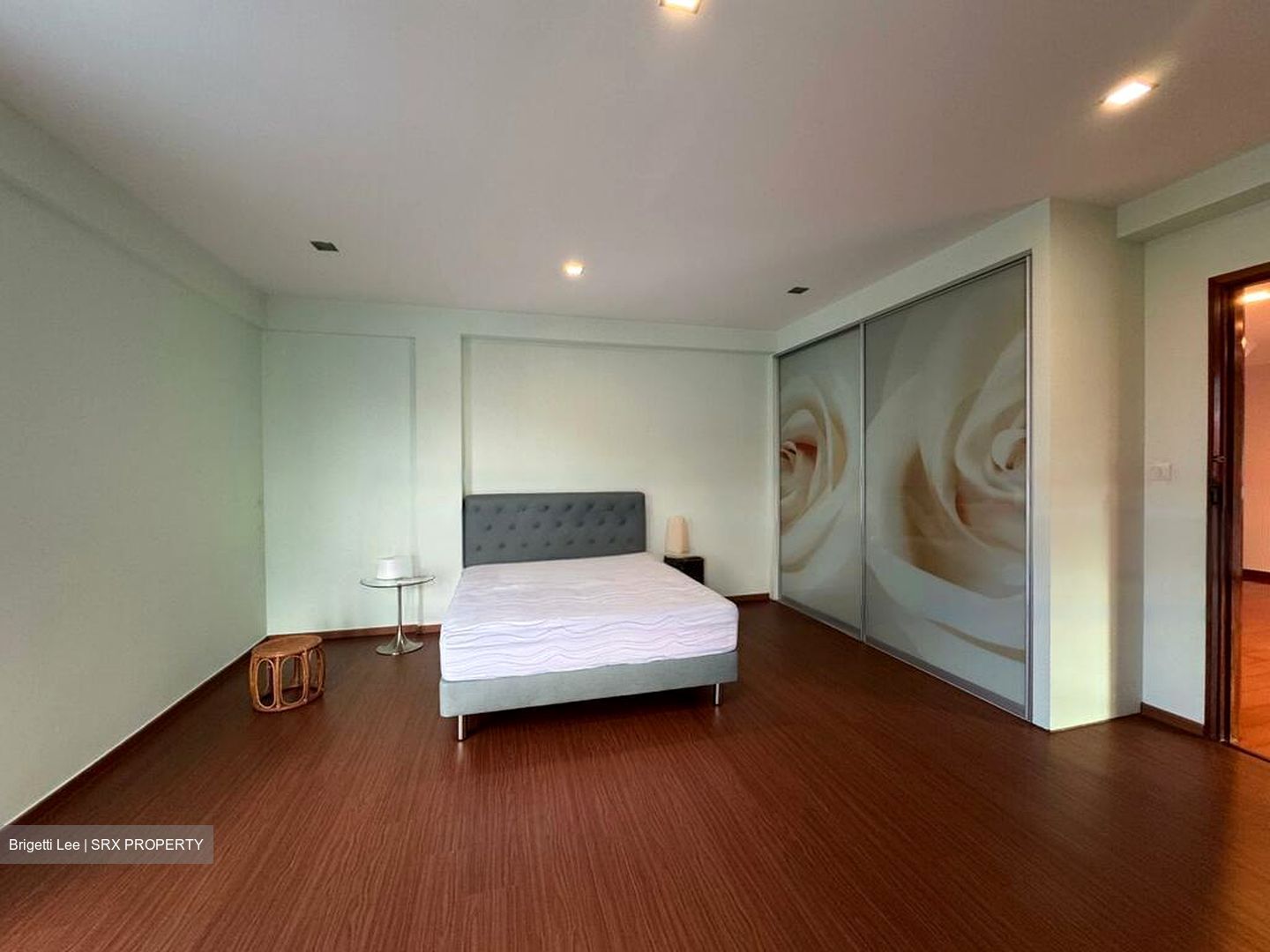 Hillside Drive (D19), Terrace #475961851